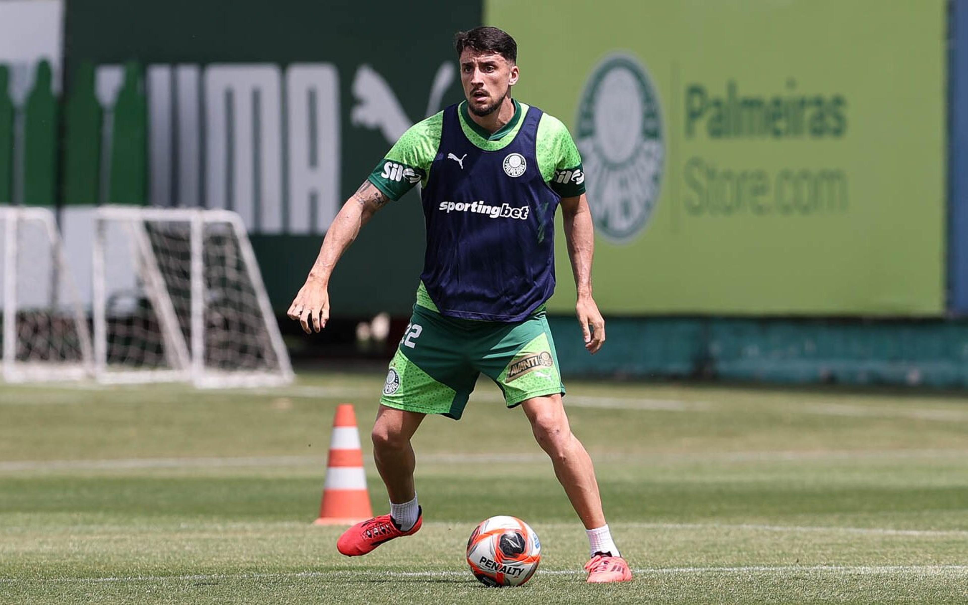 Palmeiras tem dilema na escalação para o Dérbi após retorno de Piquerez