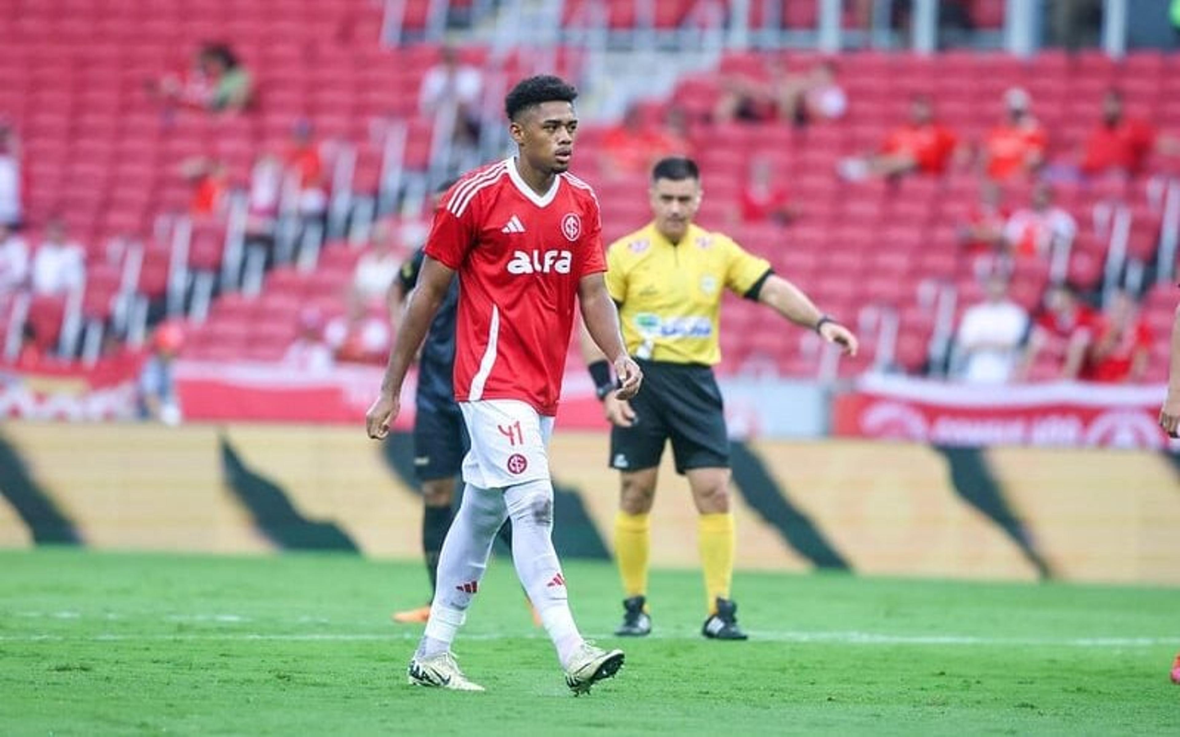 Roger faz elogios a Victor Gabriel apos vitória do Internacional