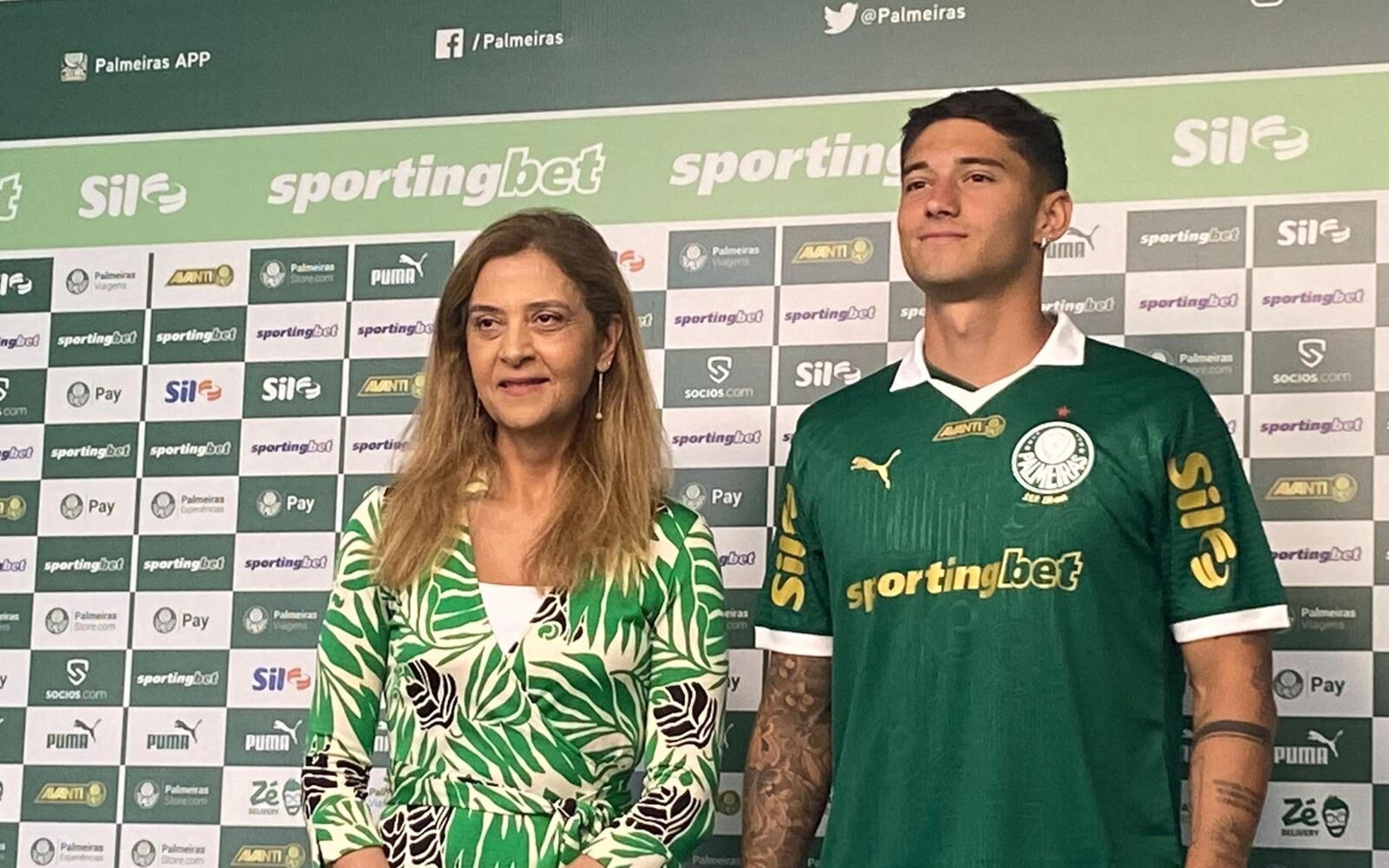 Martínez comenta desconfiança da torcida do Palmeiras e se coloca à disposição contra o Corinthians