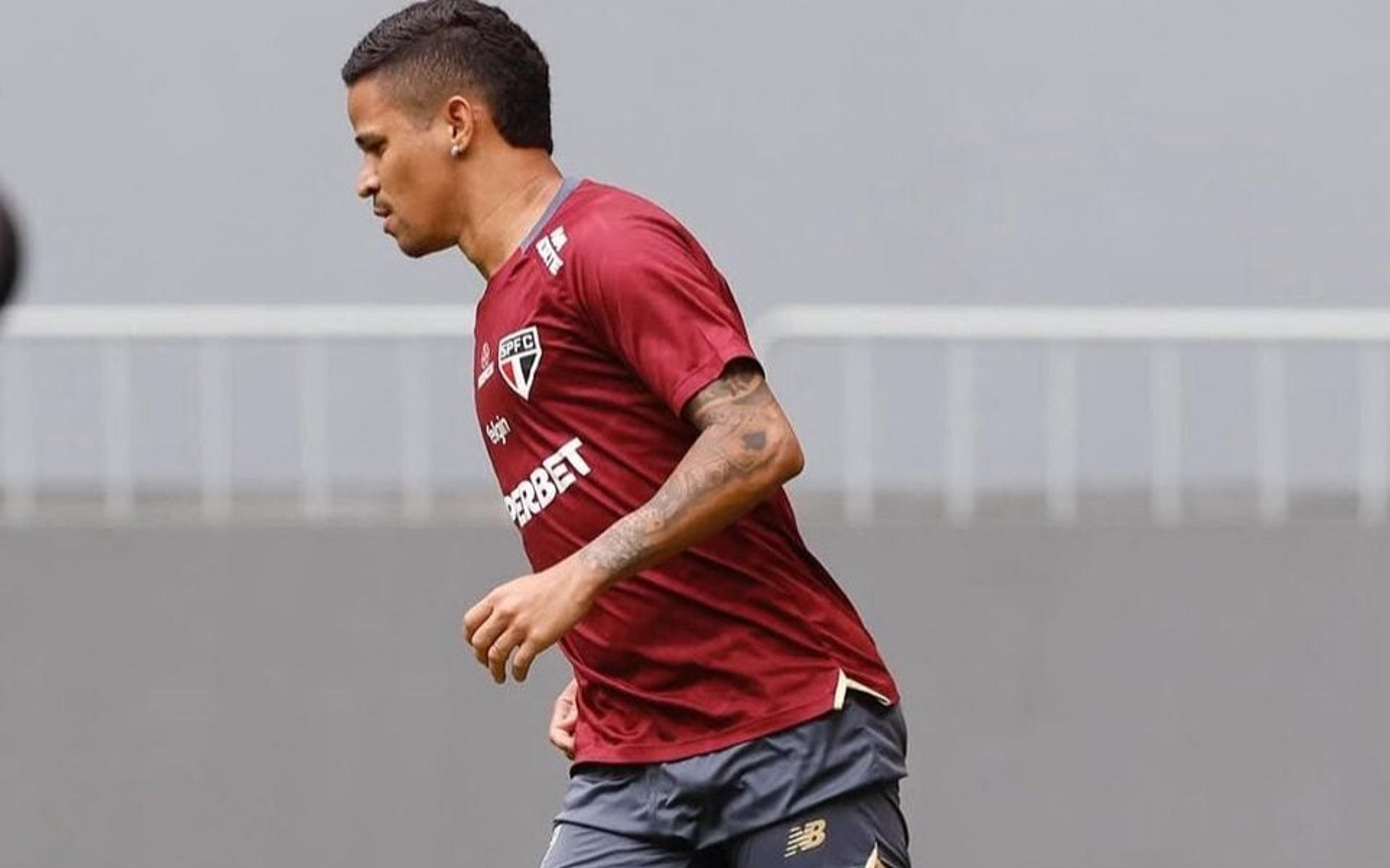 Sem folga, São Paulo trabalha com lesionado em treino após empate