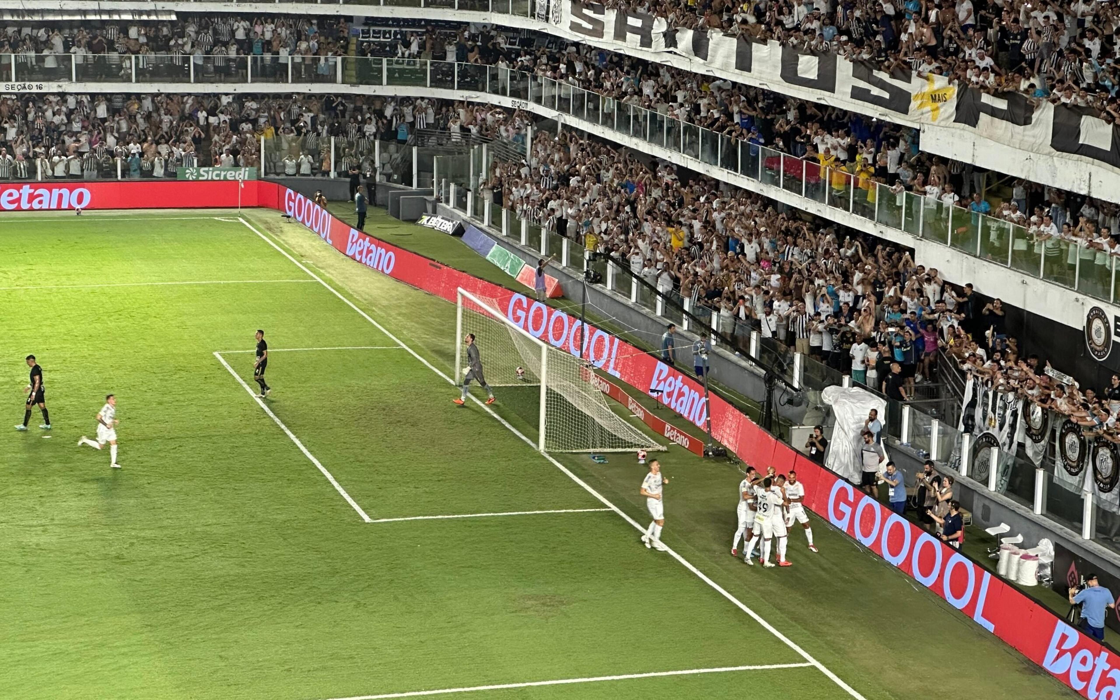 De pênalti, Neymar marca o primeiro gol no retorno ao Santos