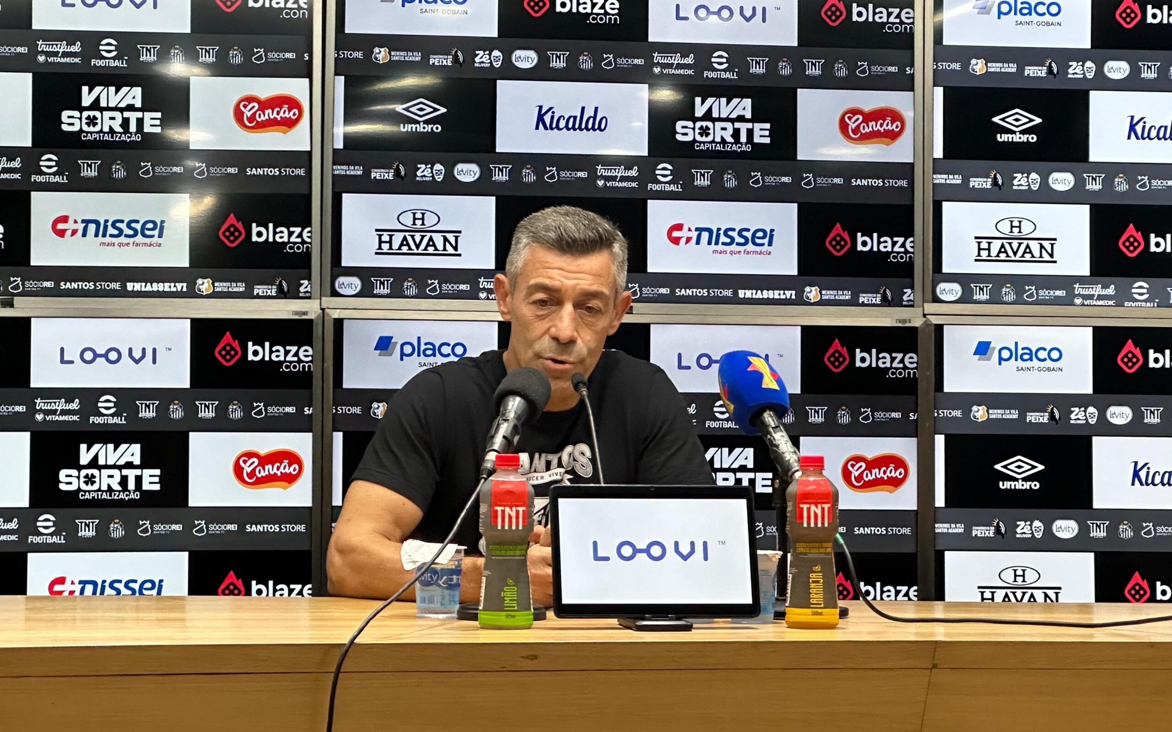 Caixinha elogia postura de Neymar no Santos e afirma: ‘Ele quer sempre jogar’