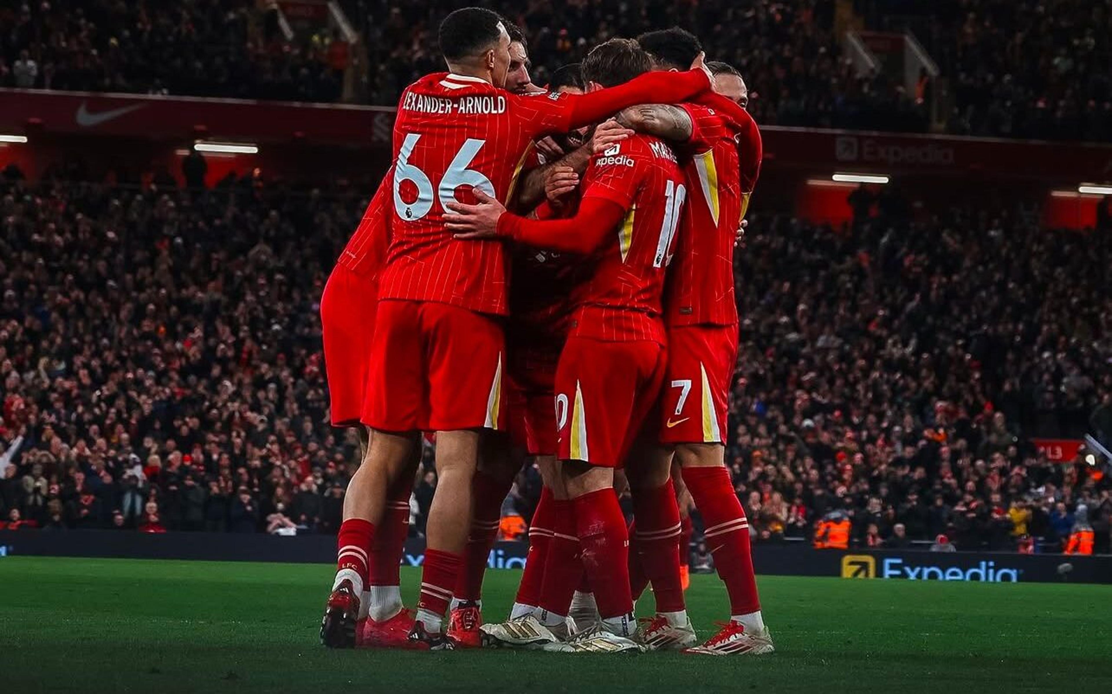 Liverpool vence mais uma na Premier League e se isola no topo da tabela