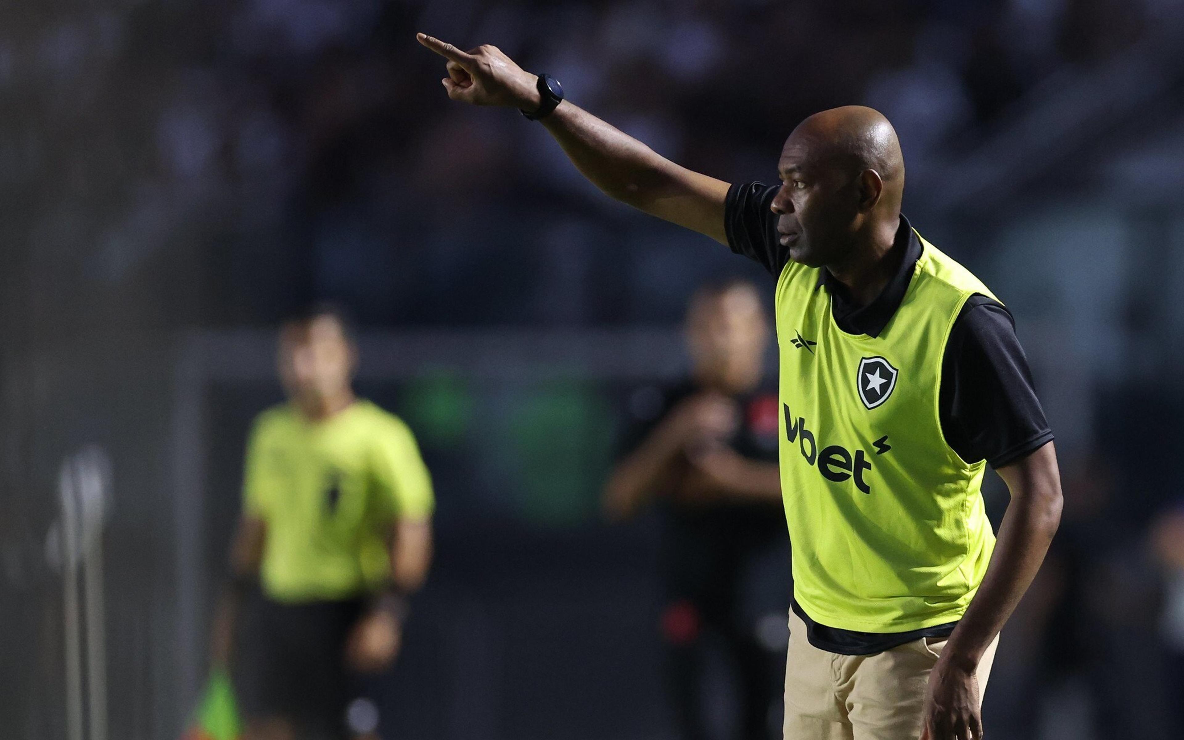 Viradas na Recopa: em quem o Botafogo pode se espelhar para ‘remontada’ contra o Racing?