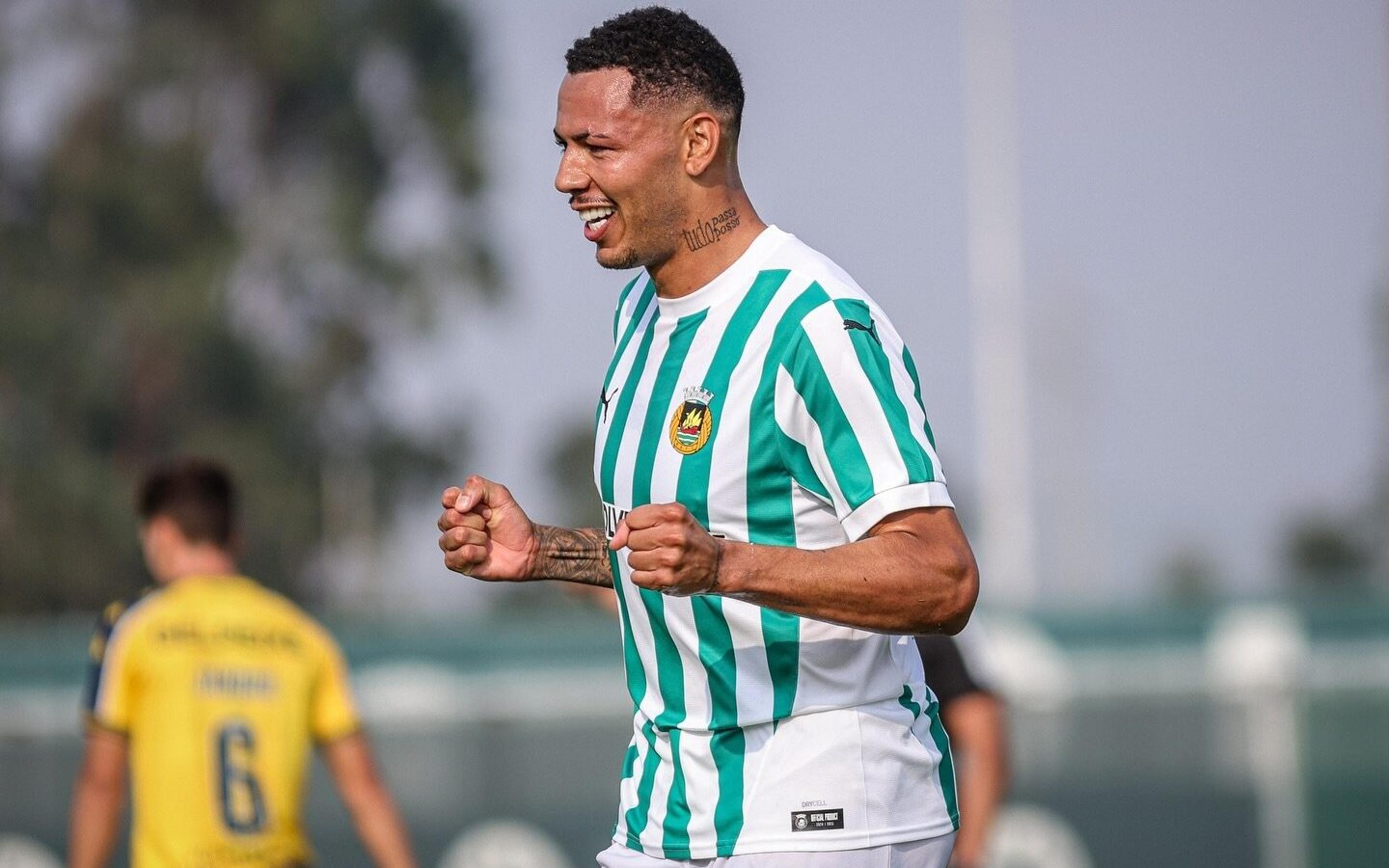 Vasco encaminha venda de Clayton ao Rio Ave, de Portugal