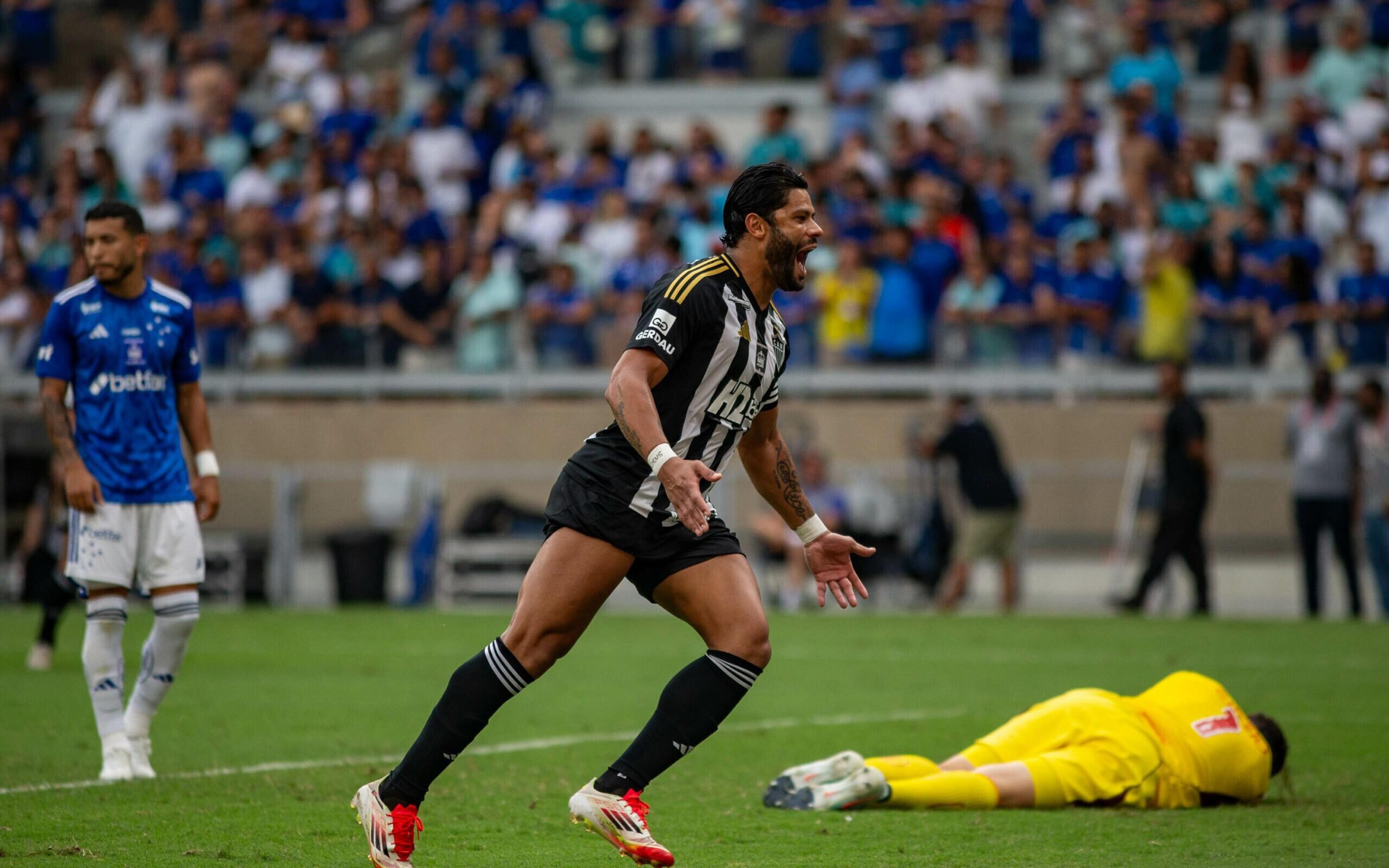 Cássio é criticado em gol de Hulk em Cruzeiro x Atlético-MG: ‘Bola defensável’