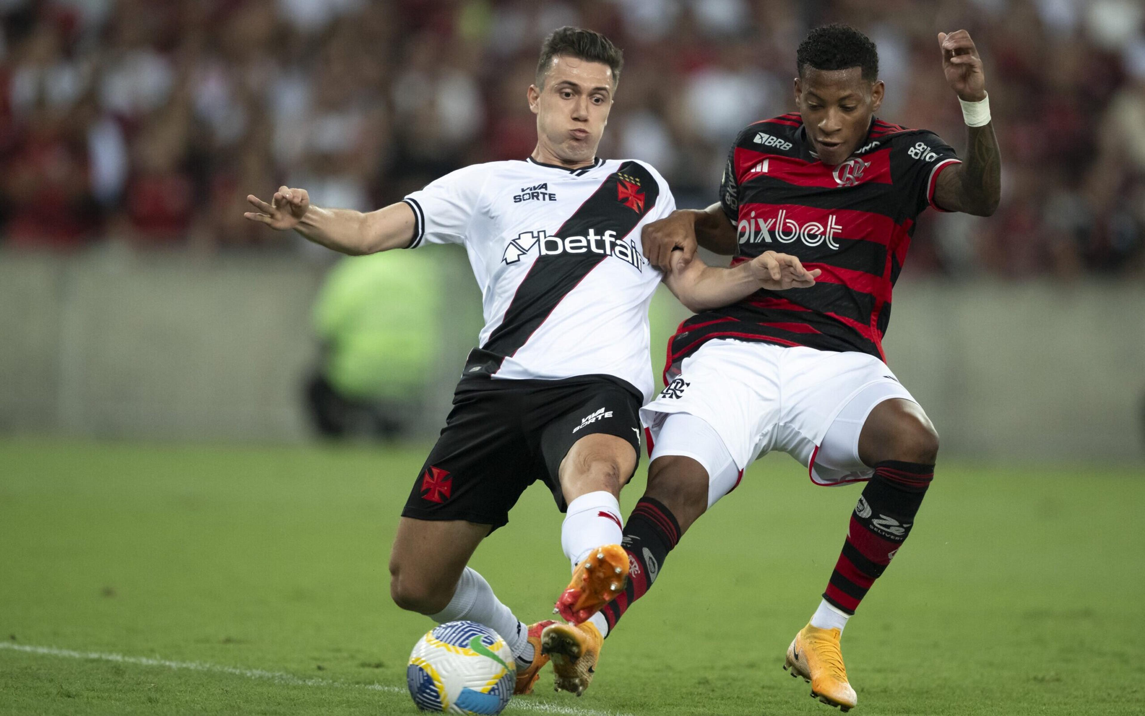 Escalações de Flamengo x Vasco: tudo pronto para o clássico