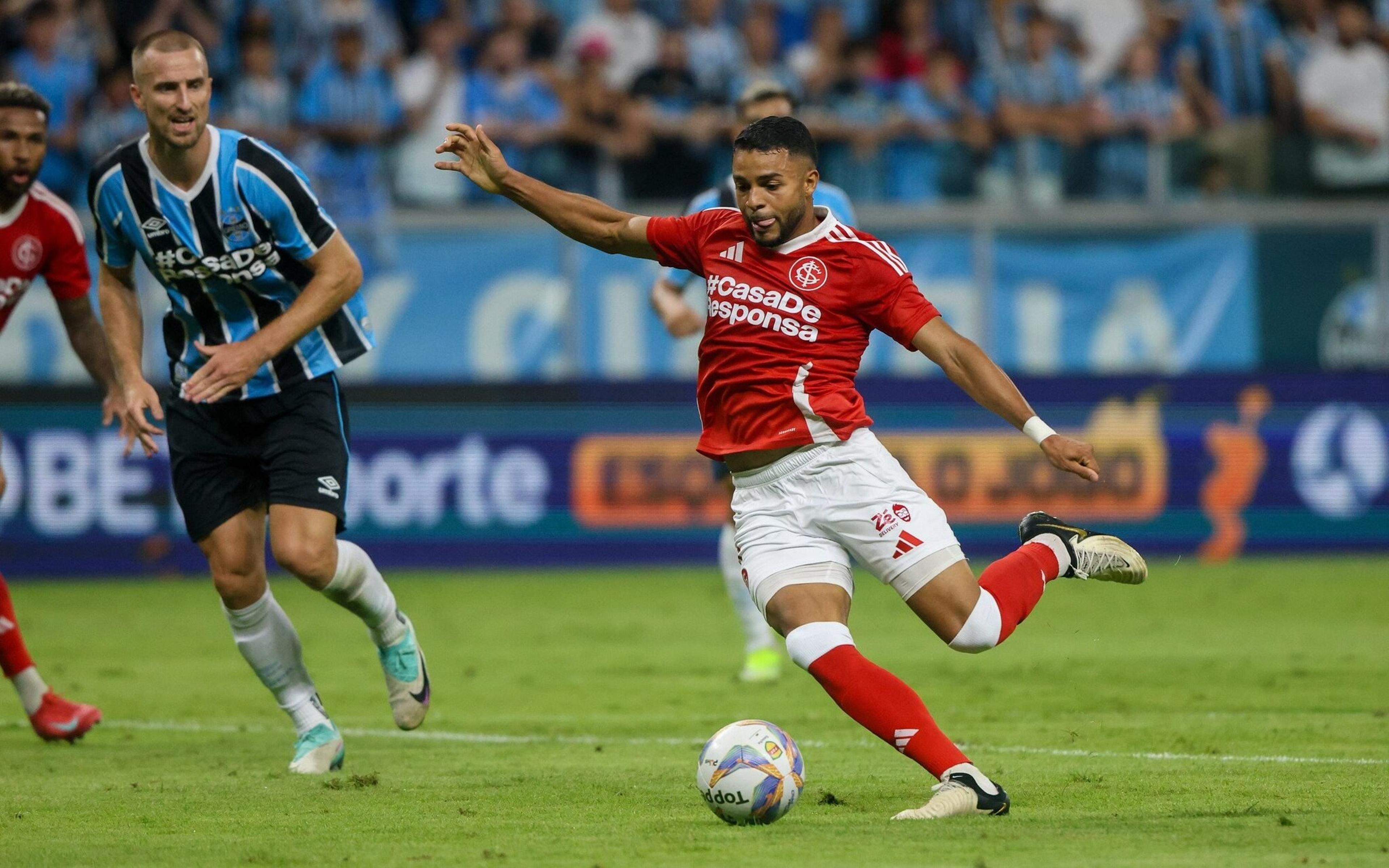 Grêmio e Inter empatam polêmico, e disputado, Gre-Nal 444; veja os melhores momentos