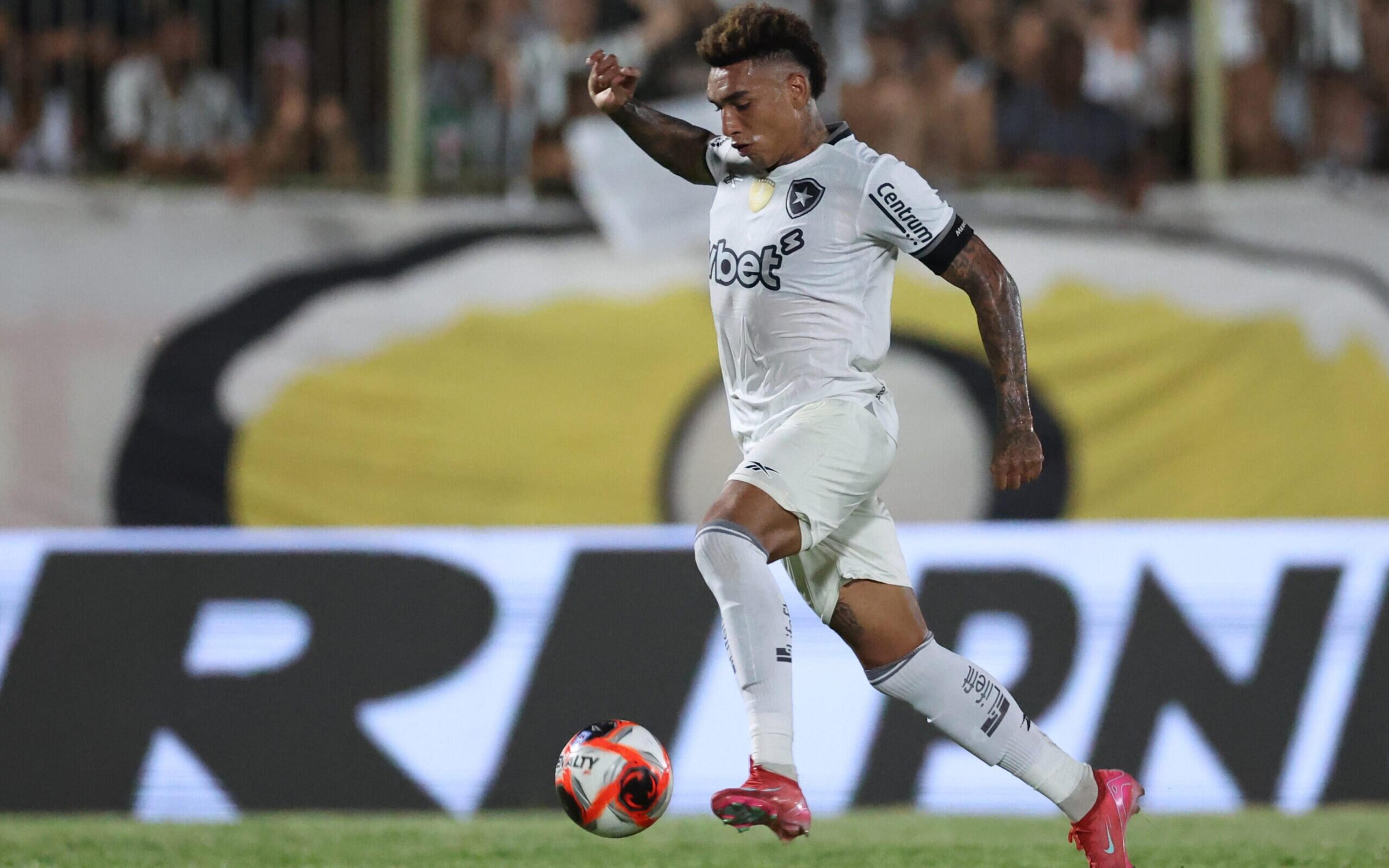 Com estreias e time alternativo, Botafogo está escalado diante do Madureira