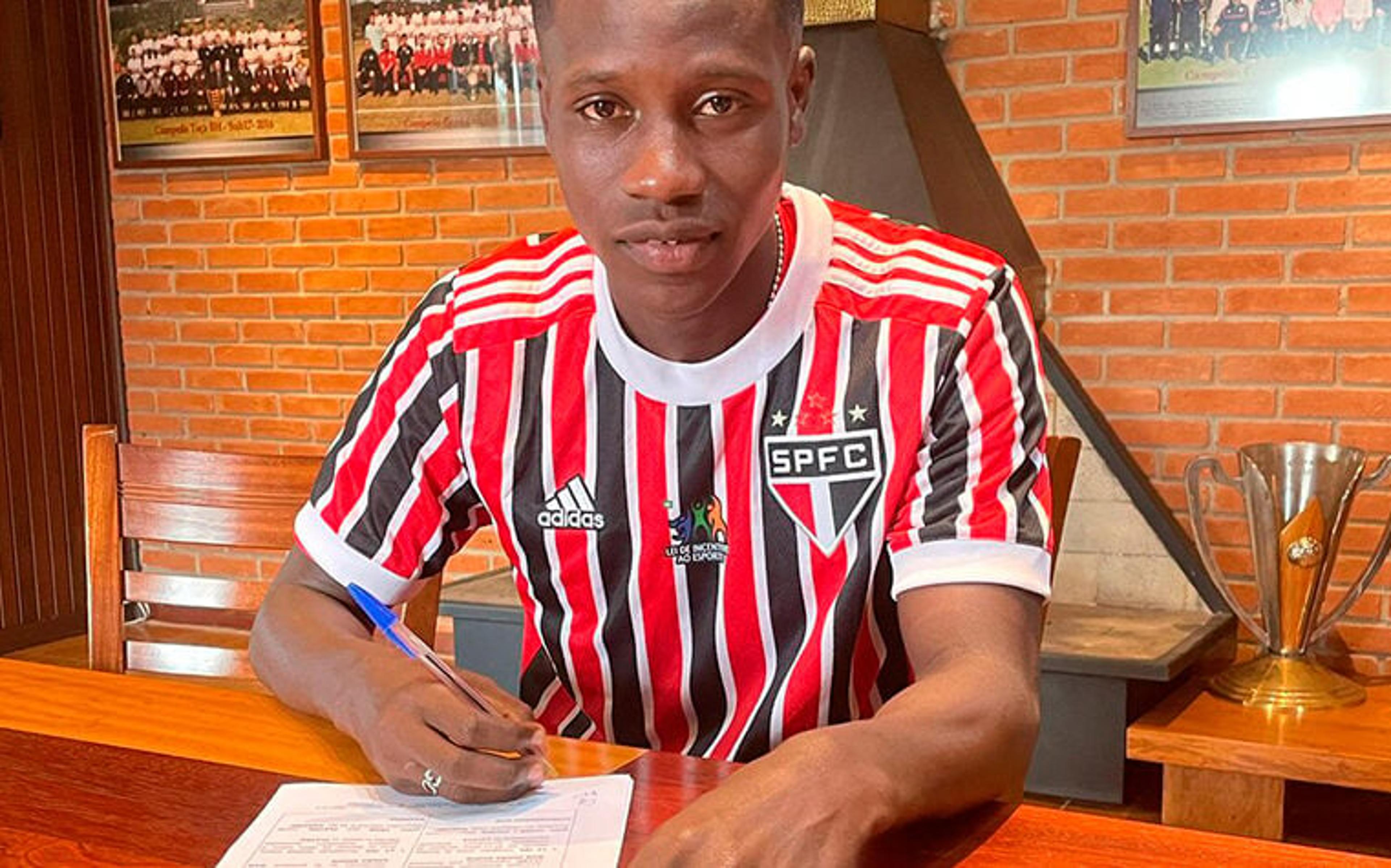 São Paulo tem retorno de senegalês e traça futuro de jogador