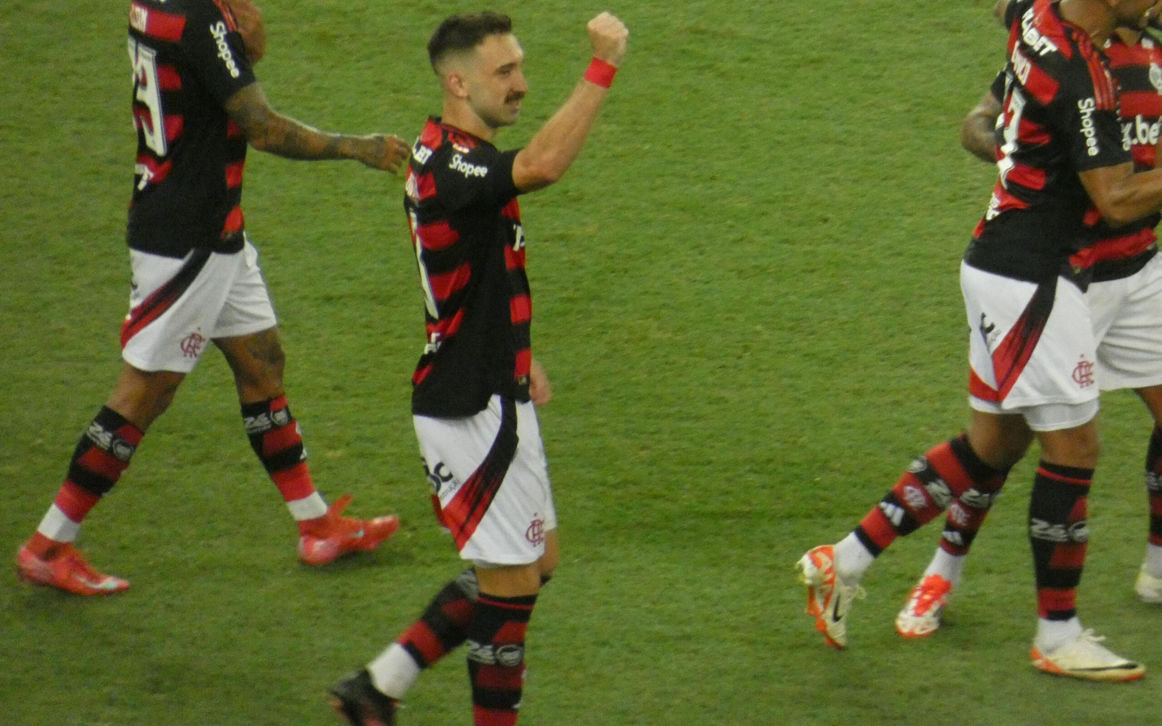 Em seu melhor momento na carreira, Ortiz, do Flamengo, comenta possibilidade de retorno à Seleção