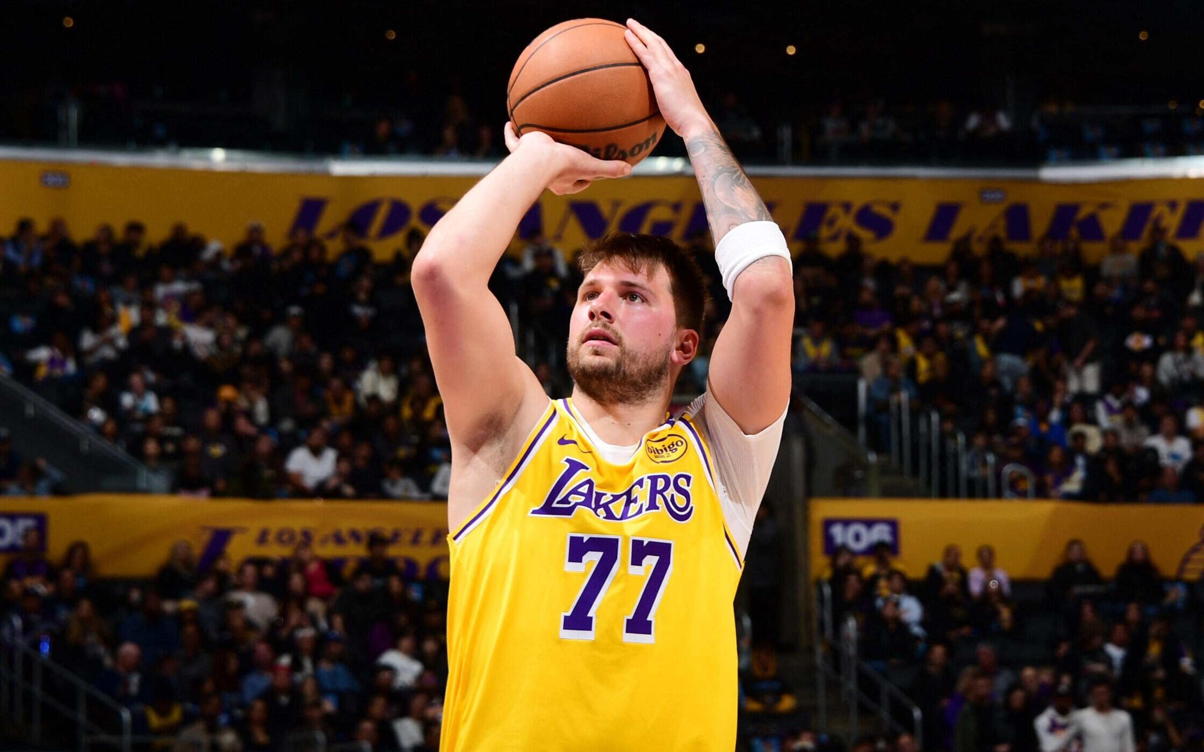 Luka Doncic joga hoje? Veja horário e onde assistir a Lakers x Mavericks