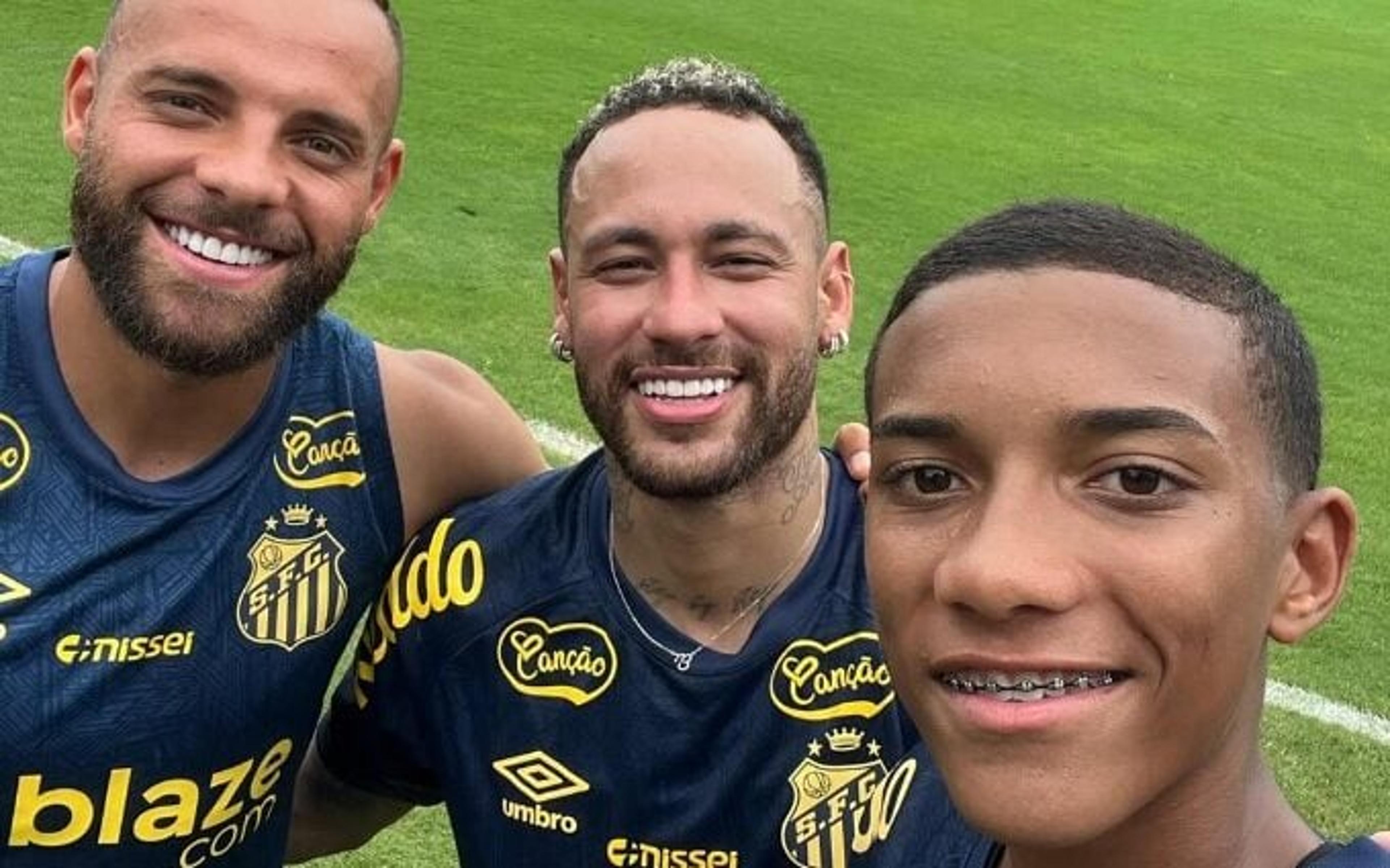 Filho de Robinho vira protegido de Neymar