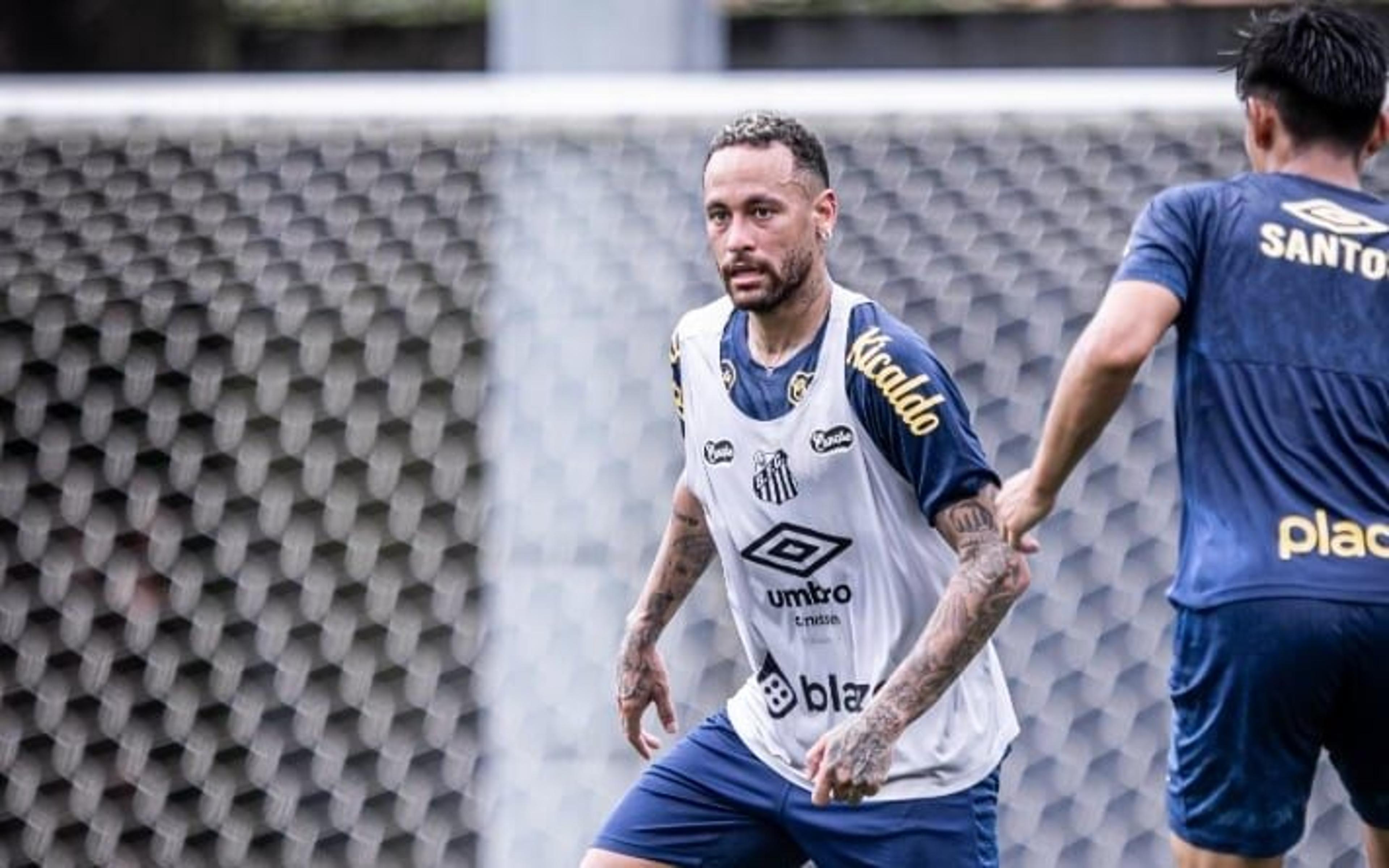 Neymar marca golaço no primeiro treino após retorno ao Santos; assista