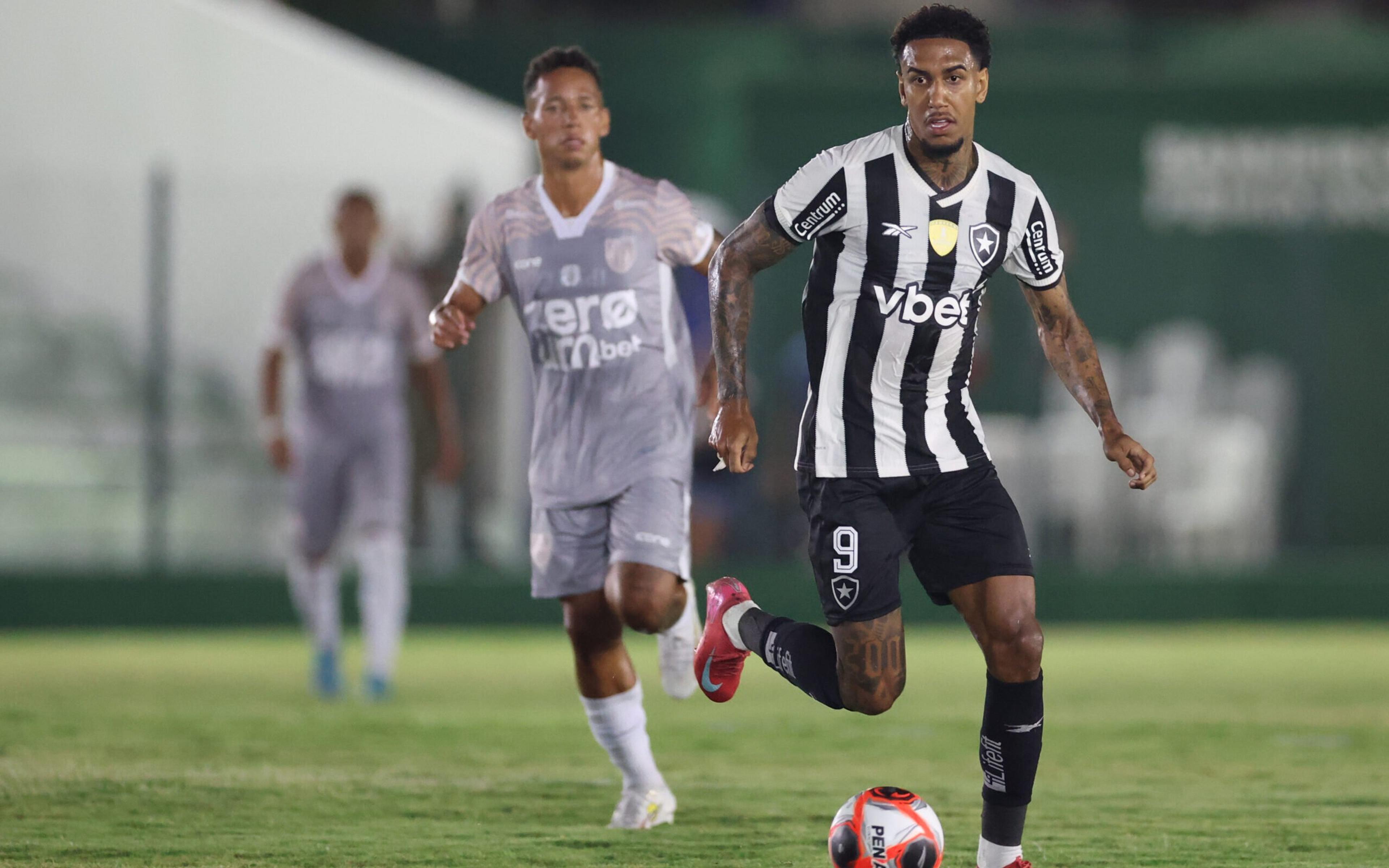 Botafogo ultrapassa os R$ 300 milhões em contratações em 2025