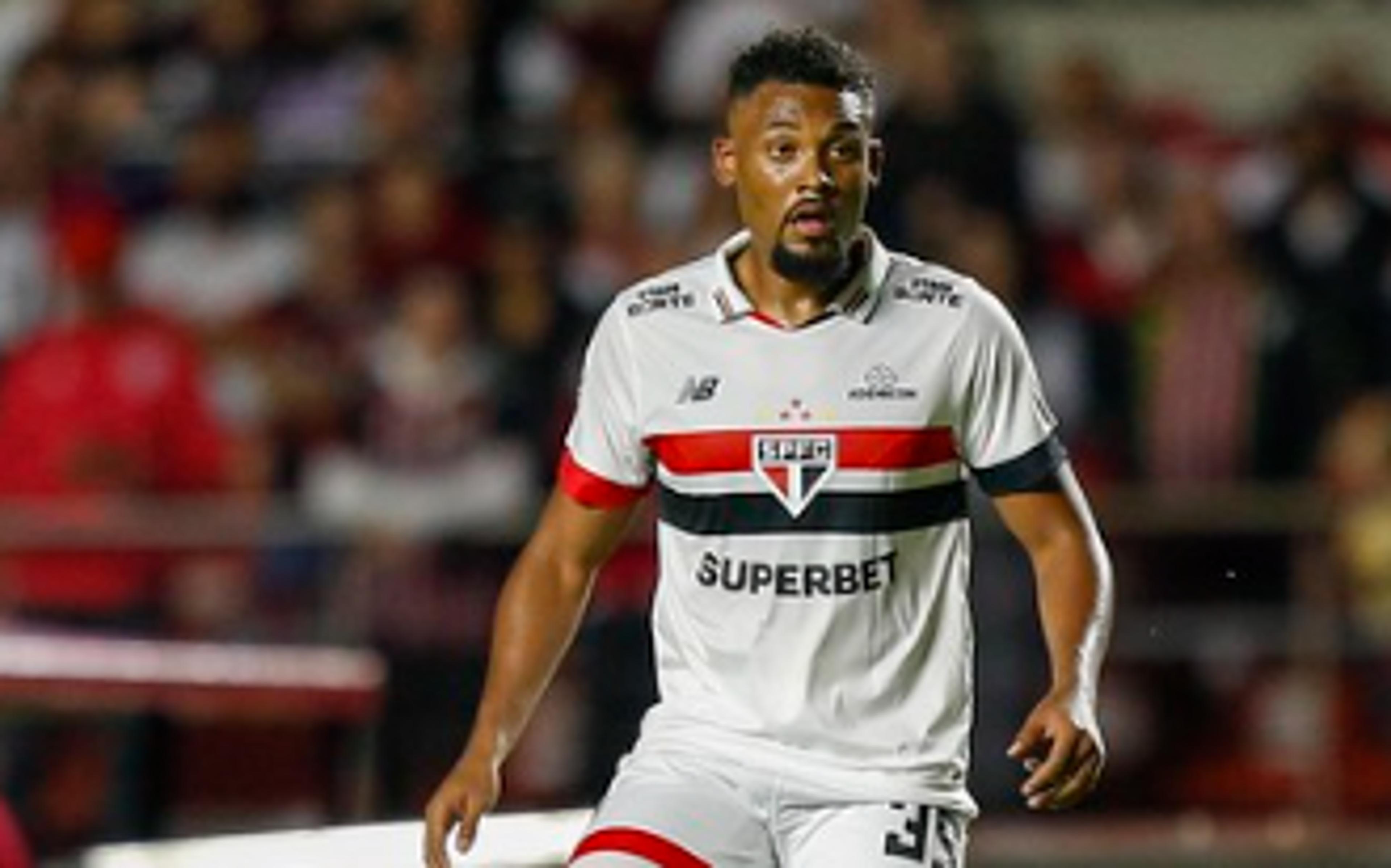 Sabino vai para o Vitória? São Paulo traça plano para zagueiro