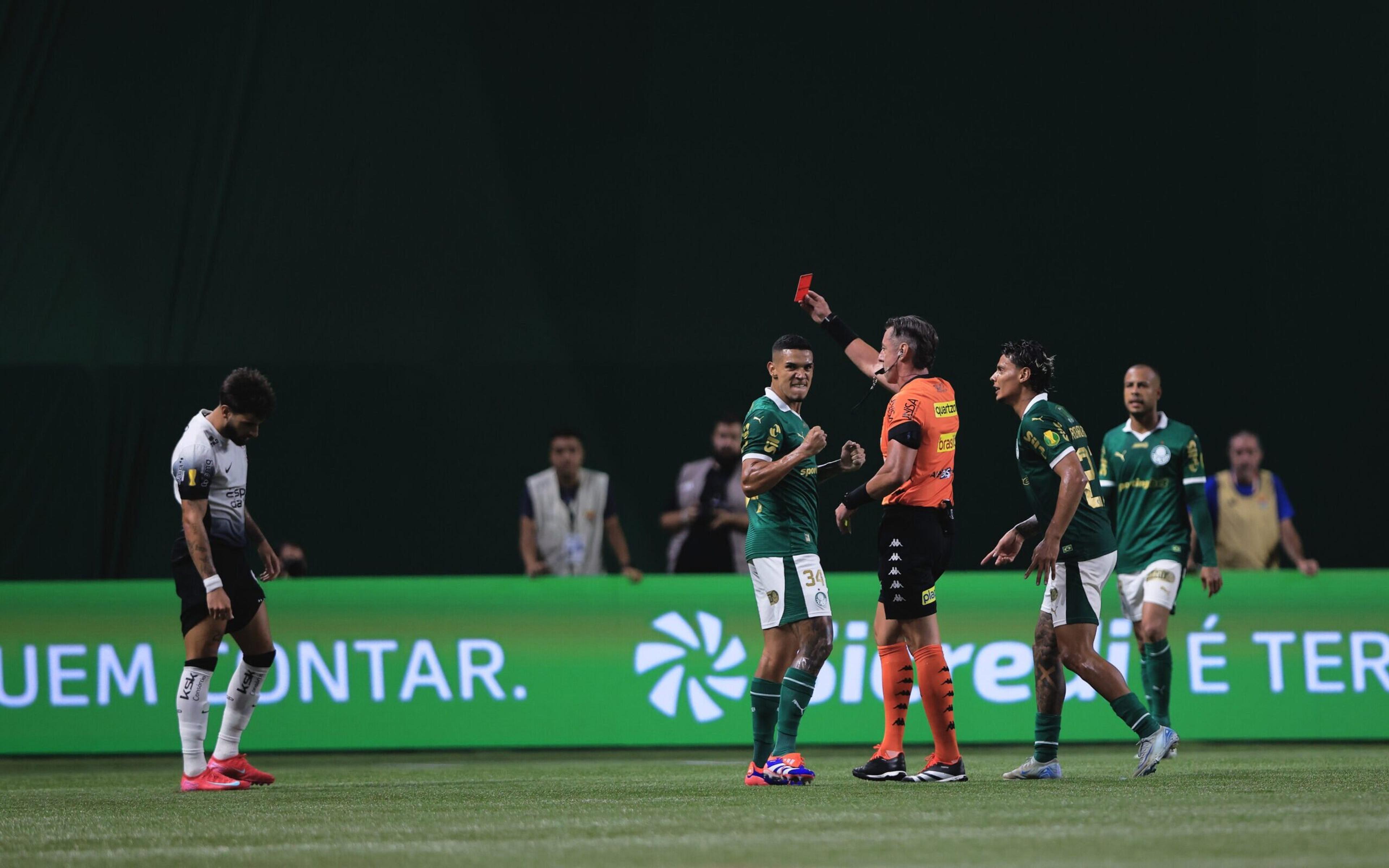 Claus acertou? Jornalistas comentam expulsão de Yuri Alberto em Palmeiras x Corinthians