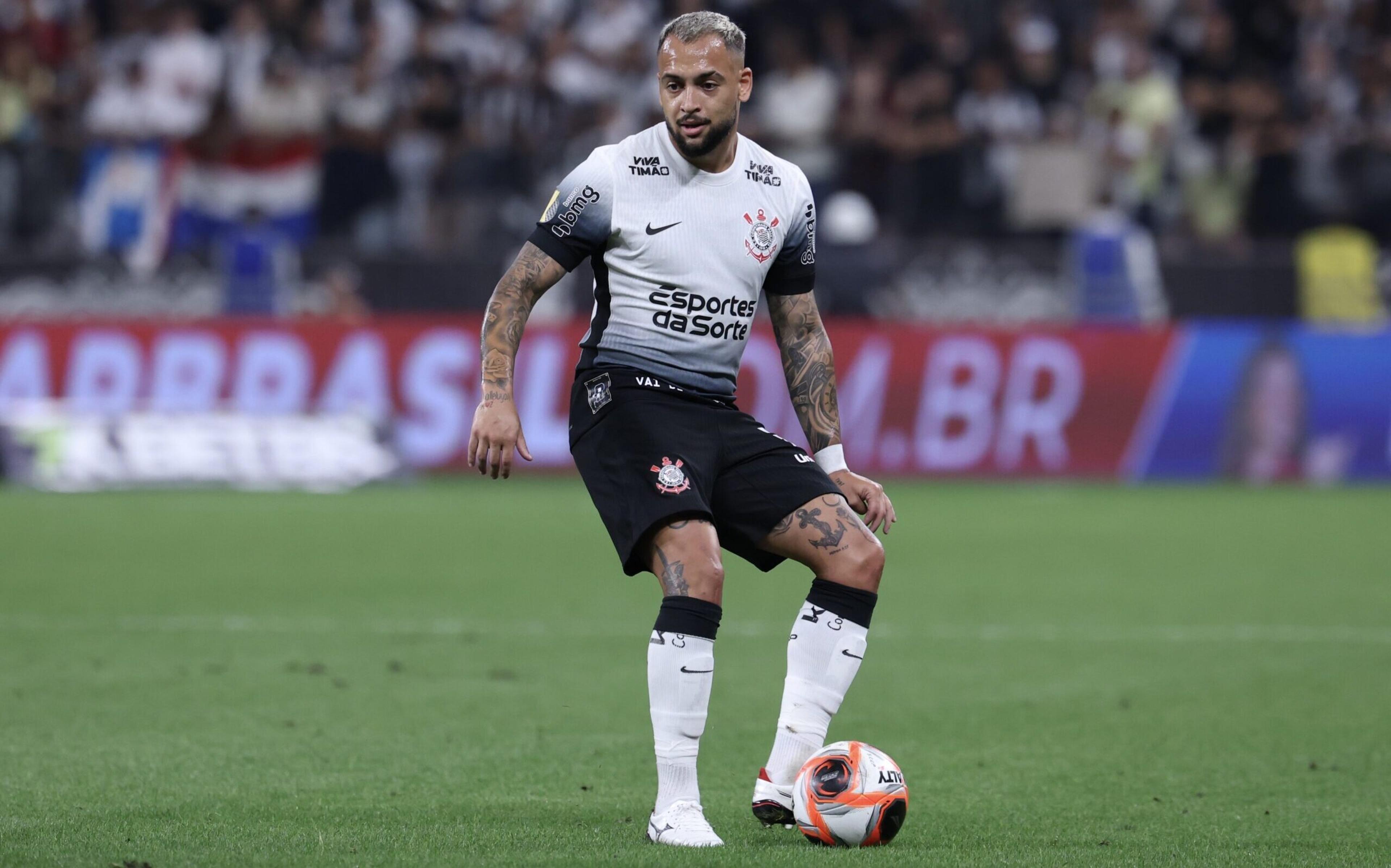 Maycon reconhece oscilação nas atuações do Corinthians e indica caminho