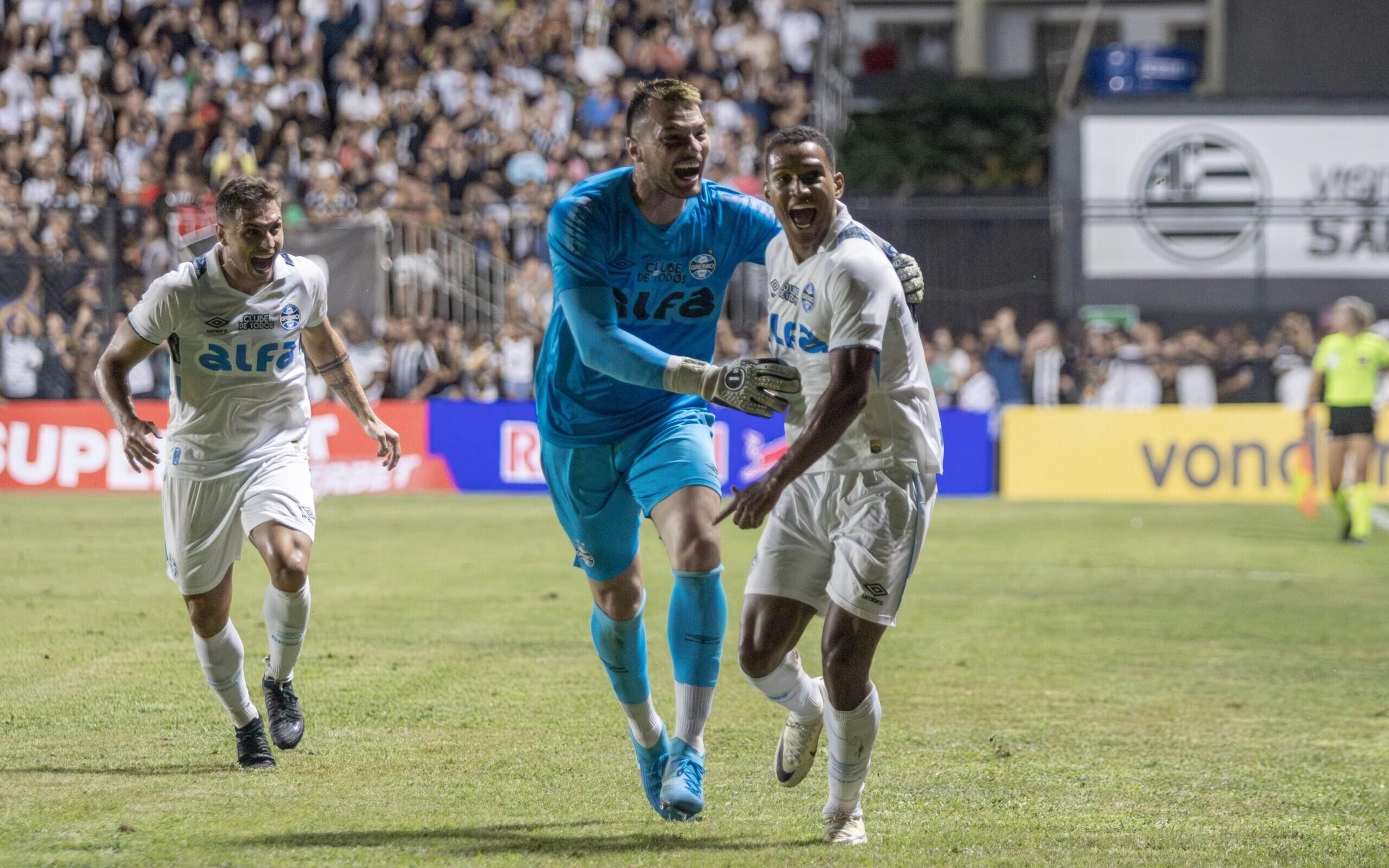 Copa do Brasil: goleiro do Athletic toma frango inacreditável em jogo contra o Grêmio