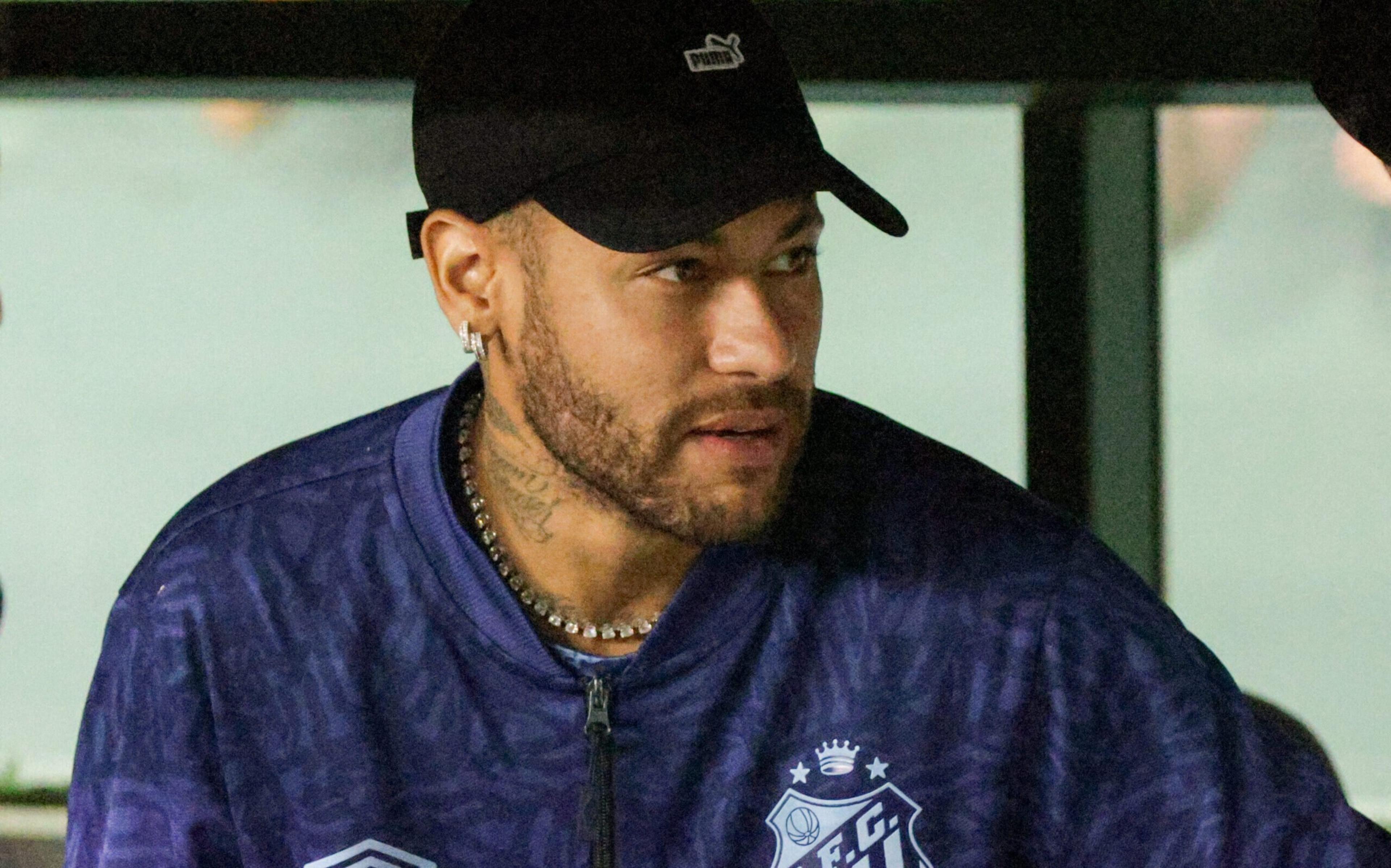 Lesionado, Neymar tem primeira frustração ao não poder se apresentar à Seleção Brasileira