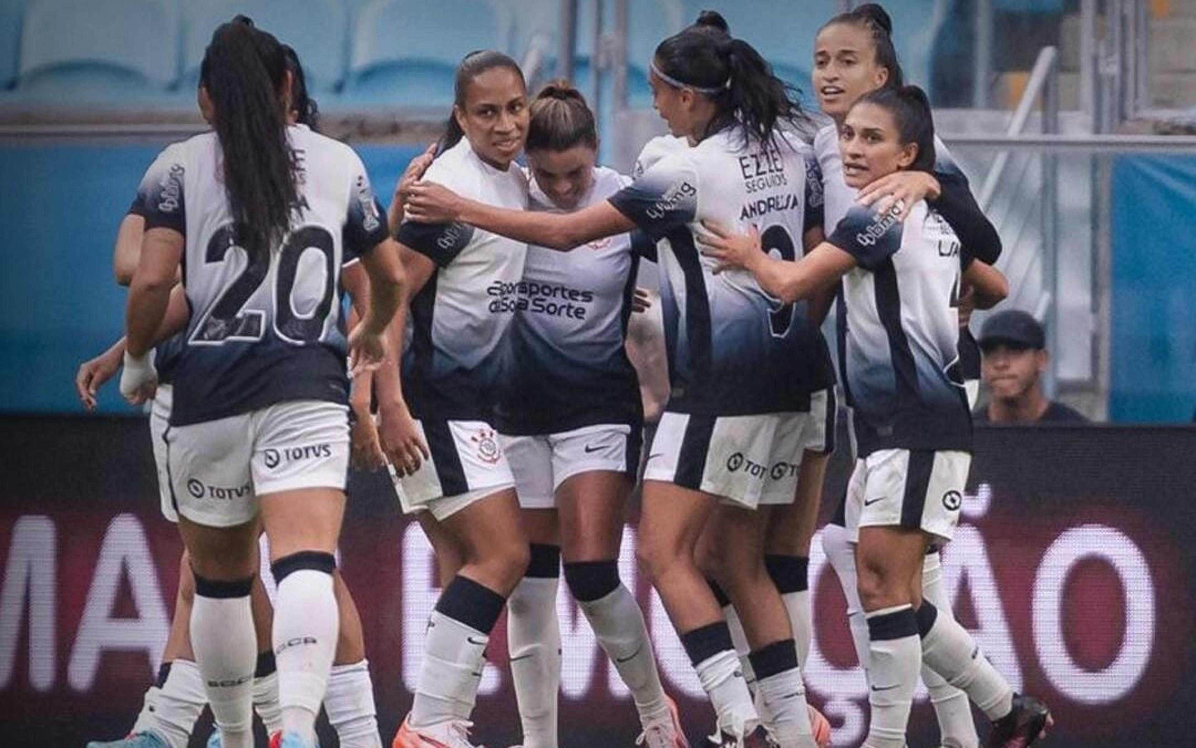 Supercopa feminina: Corinthians e Flamengo vencem e vão às semifinais