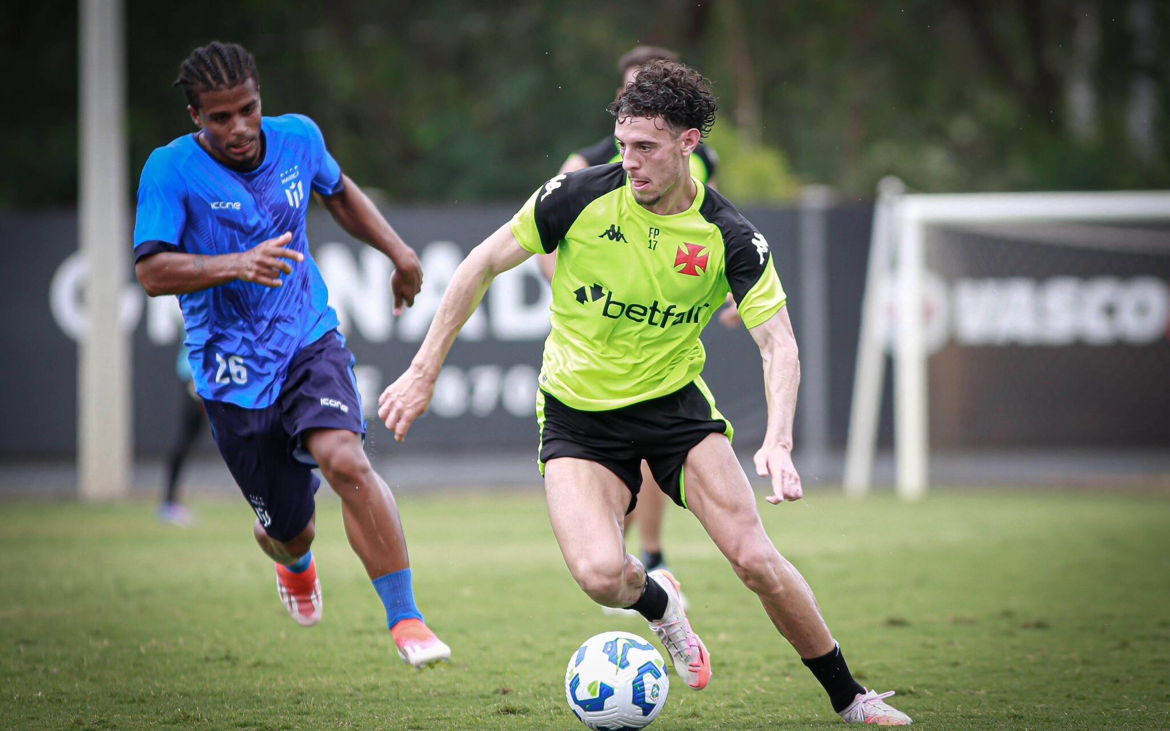 Vasco recebe chuva de críticas após levar dois gols de clubes da série D em jogo-treino