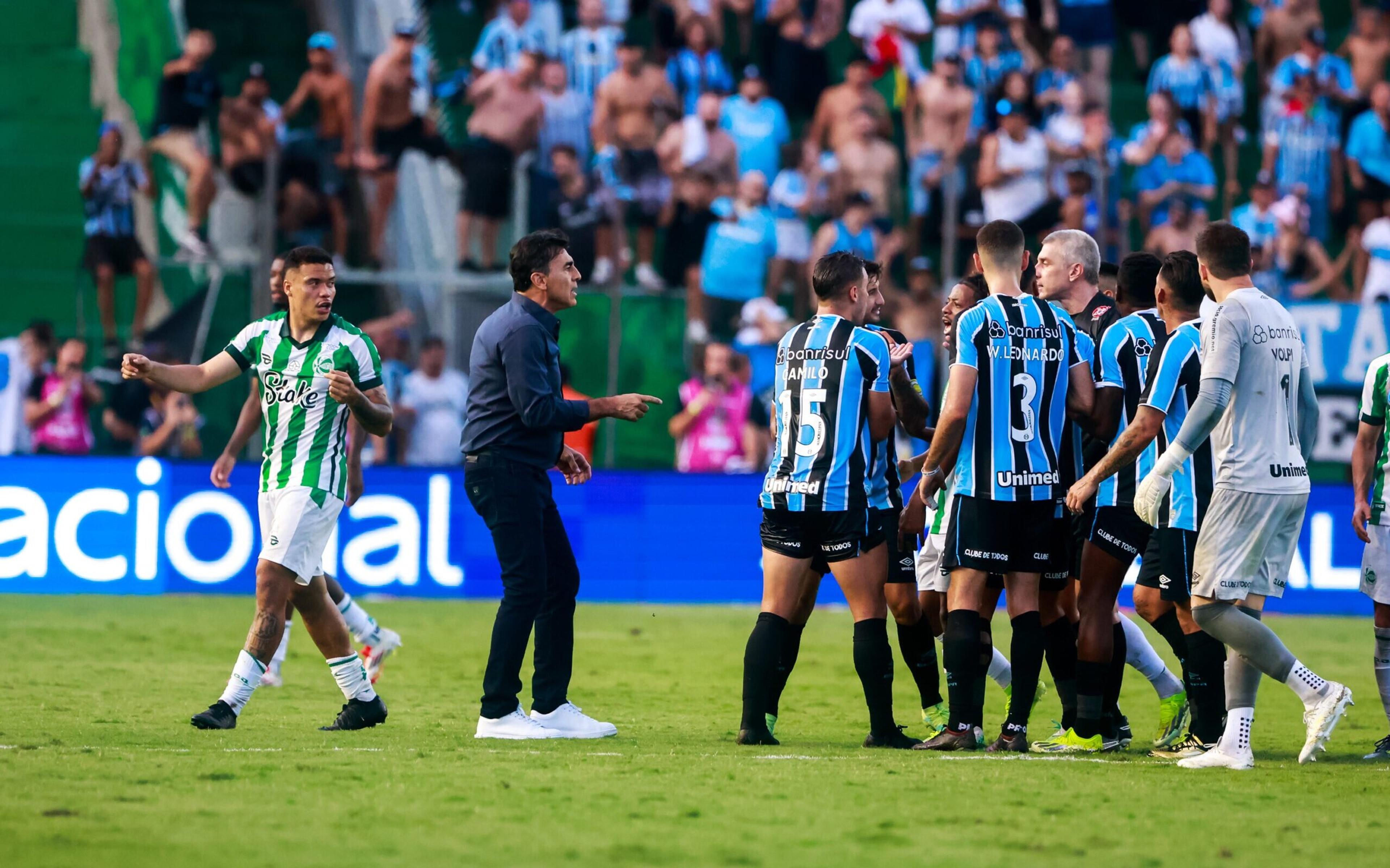 Grêmio: Gustavo Quintero disse querer falar com o árbitro