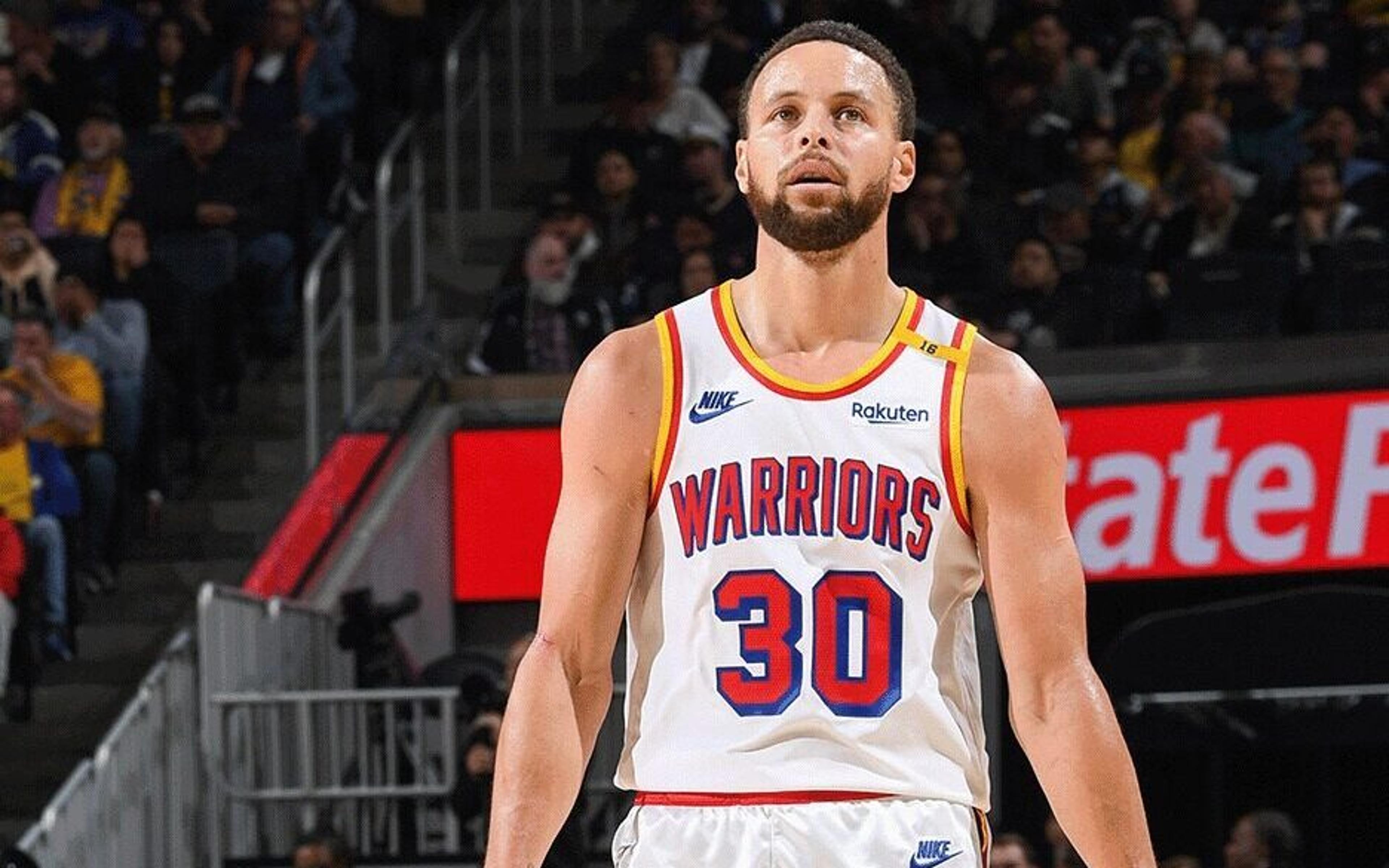 Stephen Curry joga hoje? Veja horário e onde assistir a Warriors x Knicks