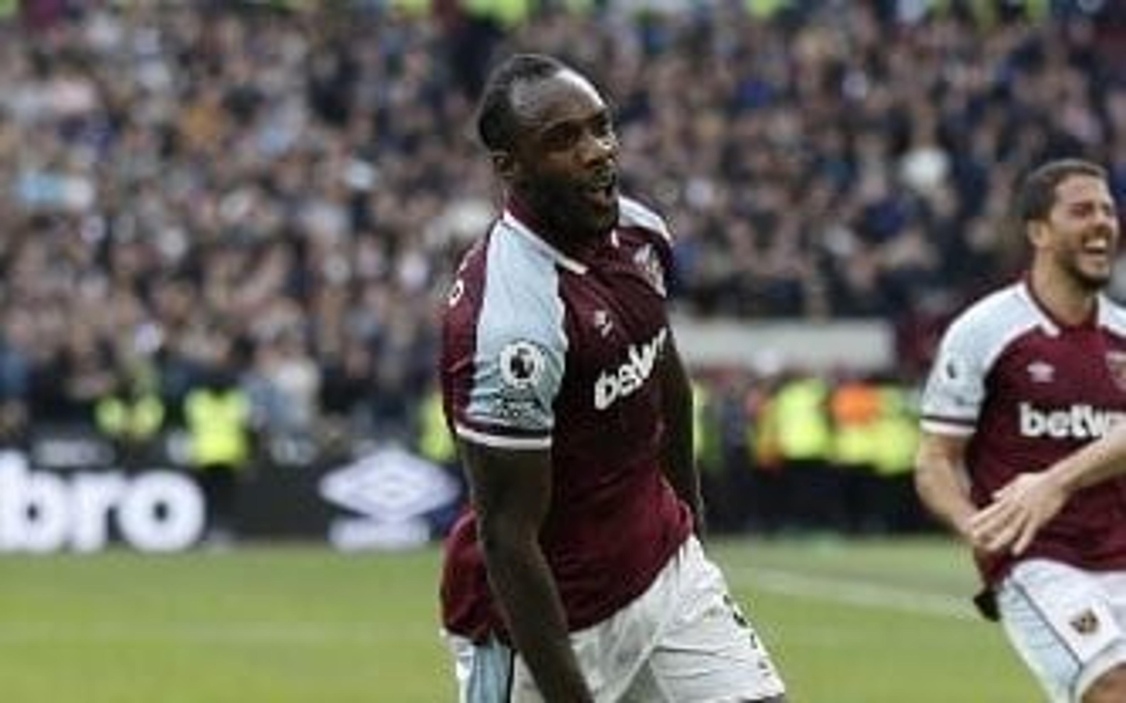 Após acidente grave de carro, jogador retorna ao West Ham