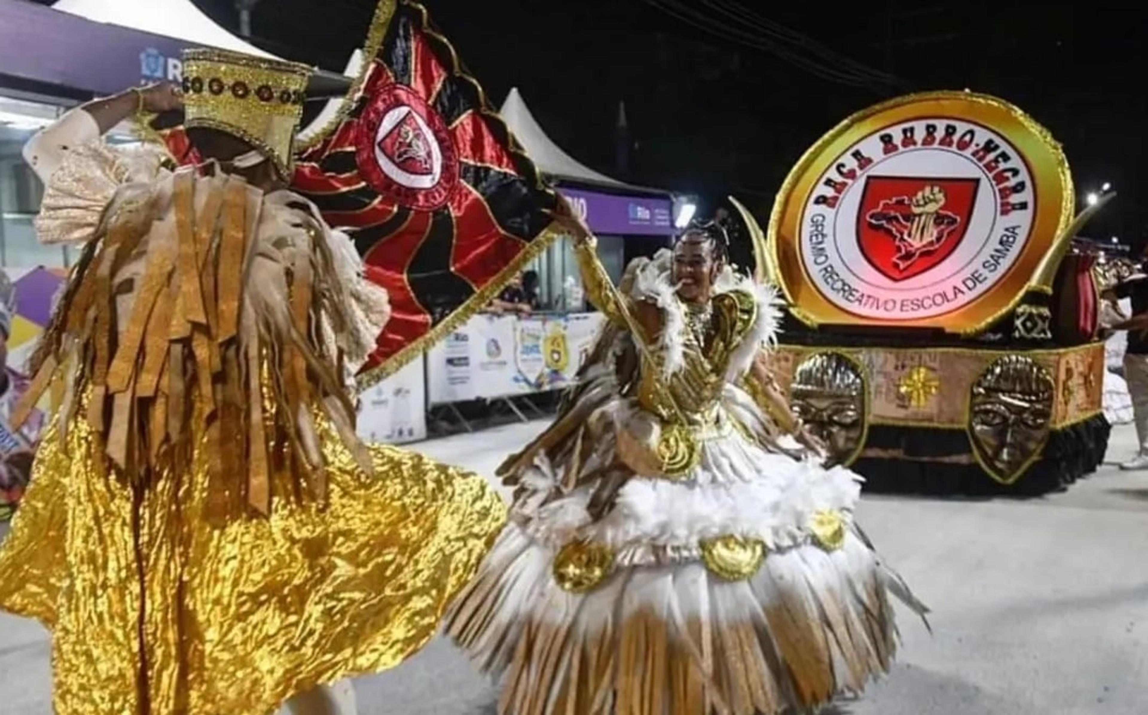 Escola de samba ligada a torcedores do Flamengo é rebaixada no Carnaval do Rio