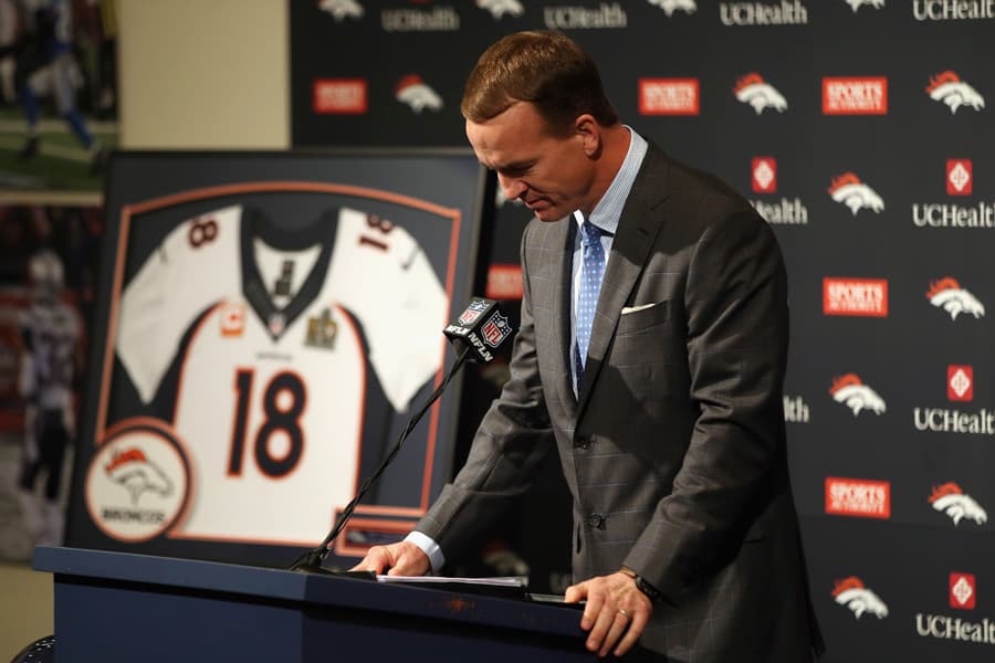 Colts fazem homenagem para Peyton Manning e aposentam camisa 18