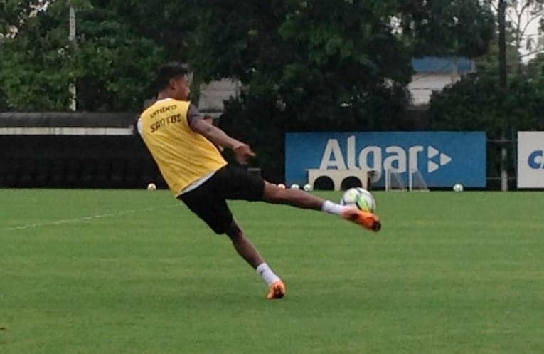 Bruno Henrique é liberado para treinar com bola no Santos após avaliação na  Alemanha, santos