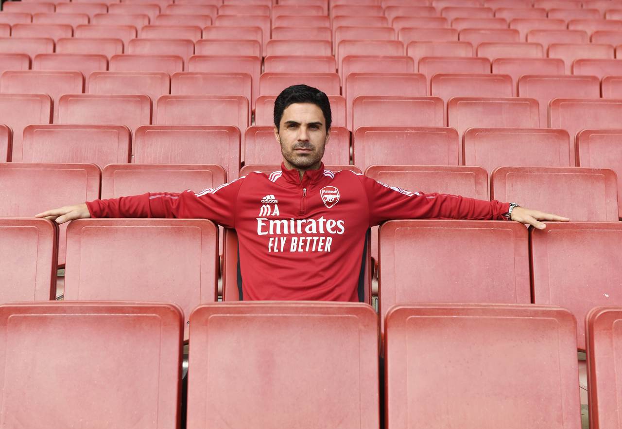 Arsenal renova contrato com técnico Mikel Arteta, que fica até 2025