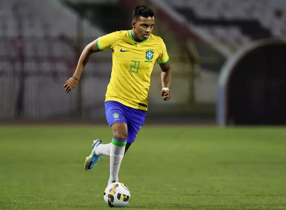 Site vaza supostas camisas da Seleção Brasileira para a Copa do Mundo;  confira