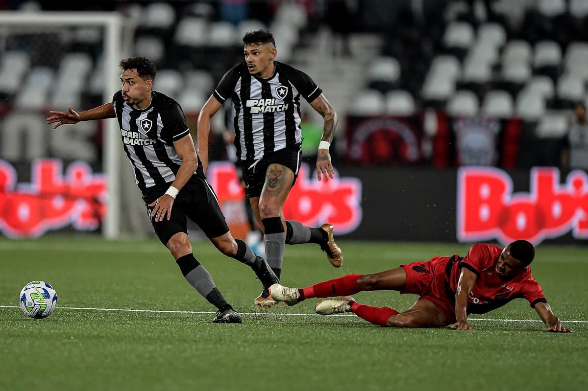 Por que o Botafogo x Athletico-PR foi suspenso? Quando o jogo será  disputado pelo Brasileirão?