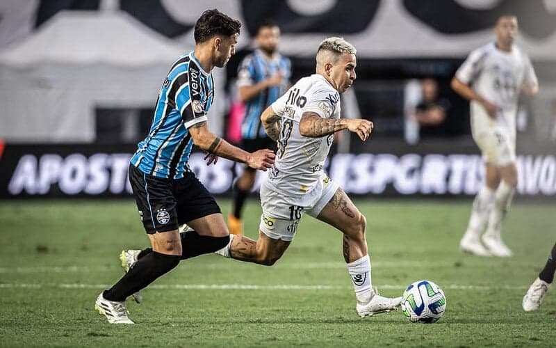 INADMlSSÍVEL! Com erro bobo, Grêmio perde para o Santos e torcedores vão à loucura