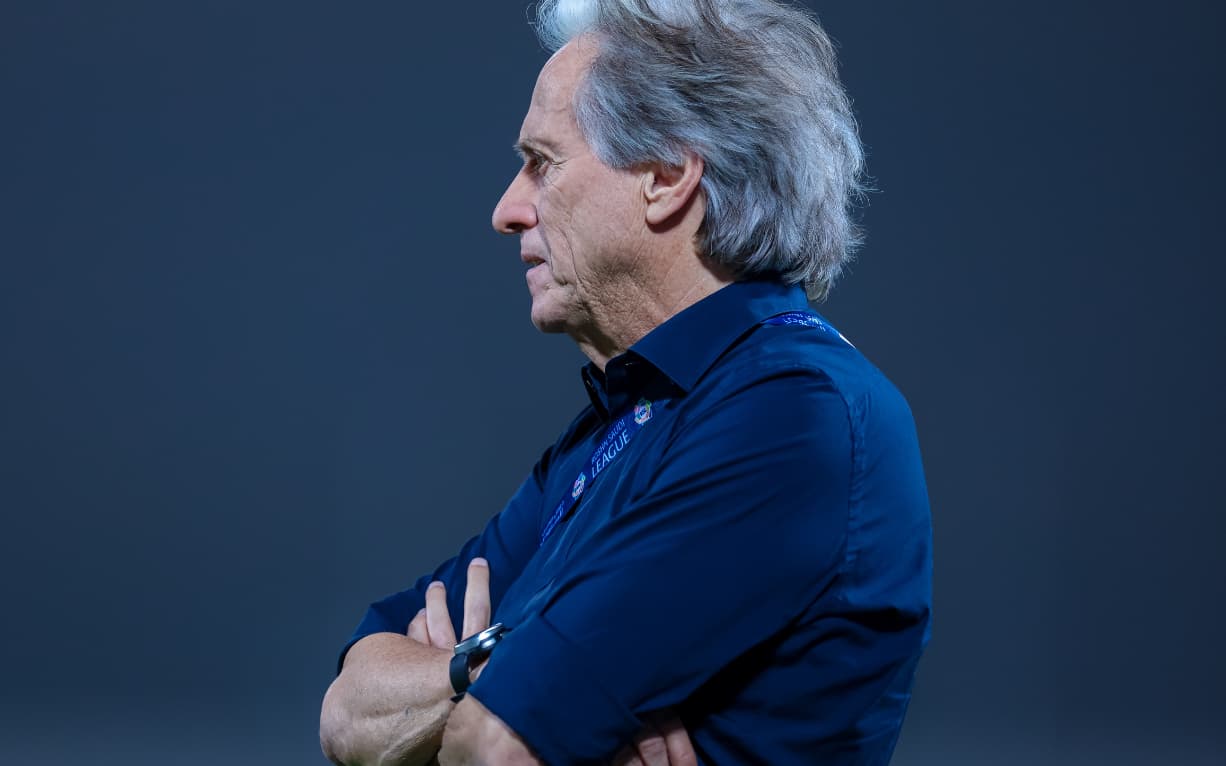 Turbulência no Al-Hilal recoloca Jorge Jesus nos planos de torcedores do Flamengo
