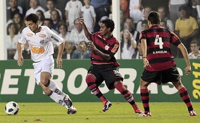 Há 12 anos atrás, Neymar e Ronaldinho se enfrentavam pelo