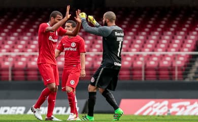 Internacional vence São Paulo no Morumbi e vai à final do