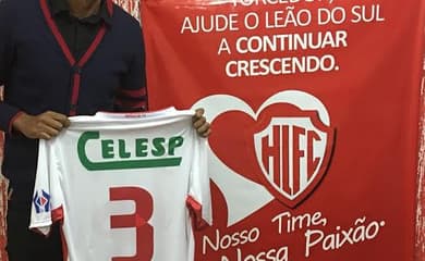 Agora religioso, Alex Silva diz: 'Não sei o que fiz de tão grave no  futebol' - Lance!