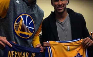 Estrela da NBA, Stephen Curry elogia jogada de Neymar