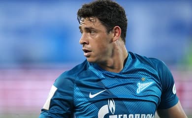 Hulk marca, Zenit vence e assume a liderança do Campeonato Russo