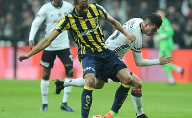 Souza comemora classificação do Fenerbahçe na Copa da Turquia - Lance!