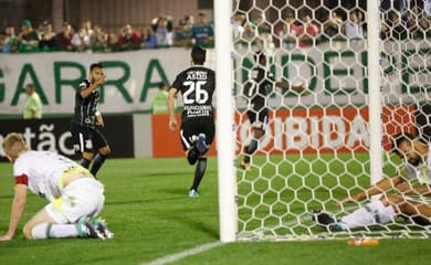 Corinthians marca no último lance e vence Chape diante de quase 40