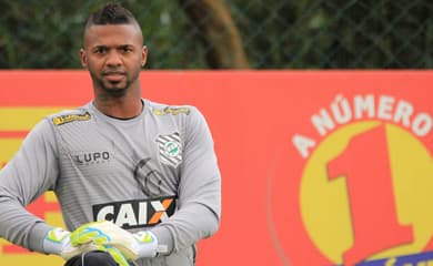 Ex-Corinthians, goleiro pode ser campeão da Champions League