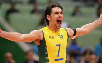 Giba é eleito o melhor jogador de vôlei do Brasil de todos os tempos em  votação popular, vôlei