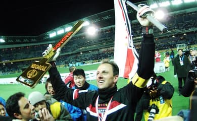 Choro Futebolístico - 😱, Que temporada de um goleiro. . 🏆, Títulos em  2005: Libertadores. Mundial de Clubes. Paulistão. . 🏆