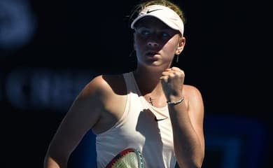 Para todos os que estão a lutar e a morrer”: ucraniana Marta Kostyuk vence  primeiro WTA e recusa cumprimentar adversária russa – Observador