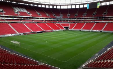 A dois meses da entrega, estádios da Copa de 2018 entram na reta final das  obras, copa do mundo