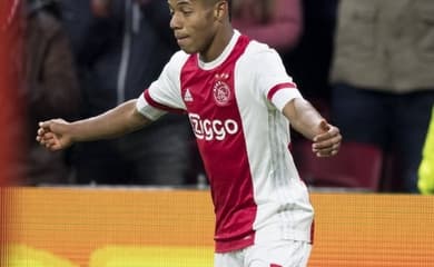 Ajax busca atacante na Serie B da Itália 